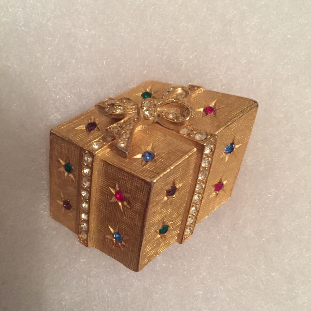 BROOCH PIN 3D CHRISTMAS PRESENT BOX GOLD TONE & BLING XMAS HOLIDAY VINTAGE